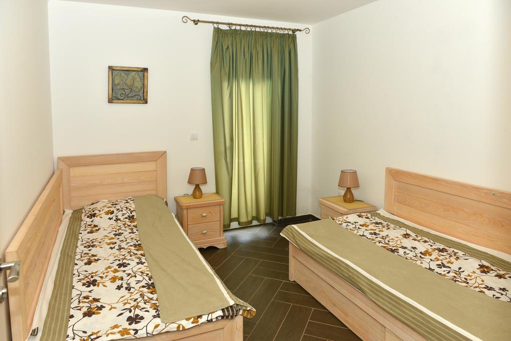 Apartments Kuljace 스베티스테판 외부 사진